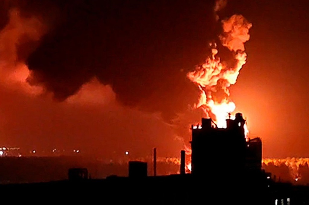 Újra bombázzák az oroszok Kijevet!